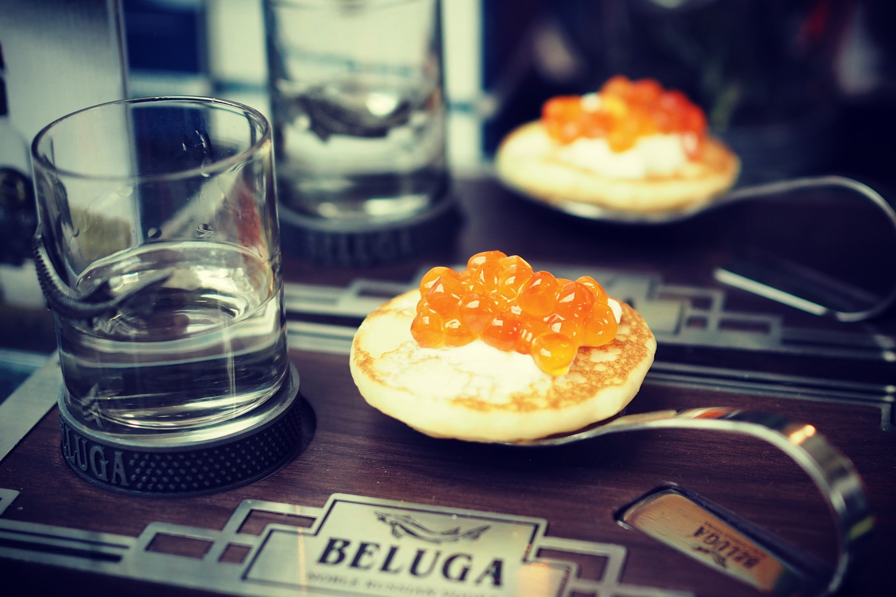 Kaviar, Blinis und Wodka
